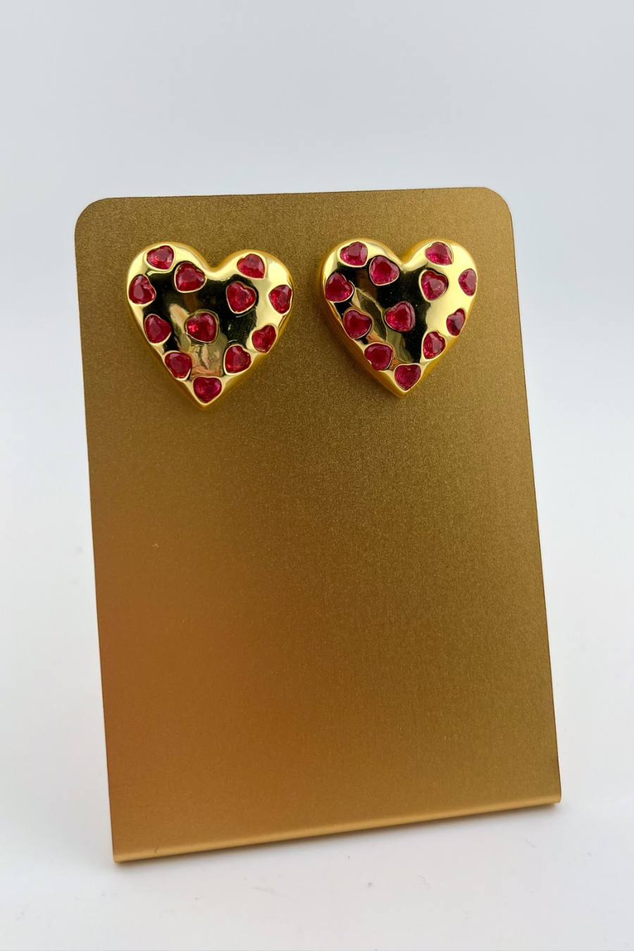 Loving Gaze Heart Earrings